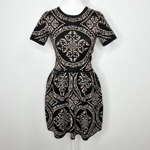 Romeo + Juliet Couture Black & Ten Art Deco Short Sleeve Knit Sweater Dress